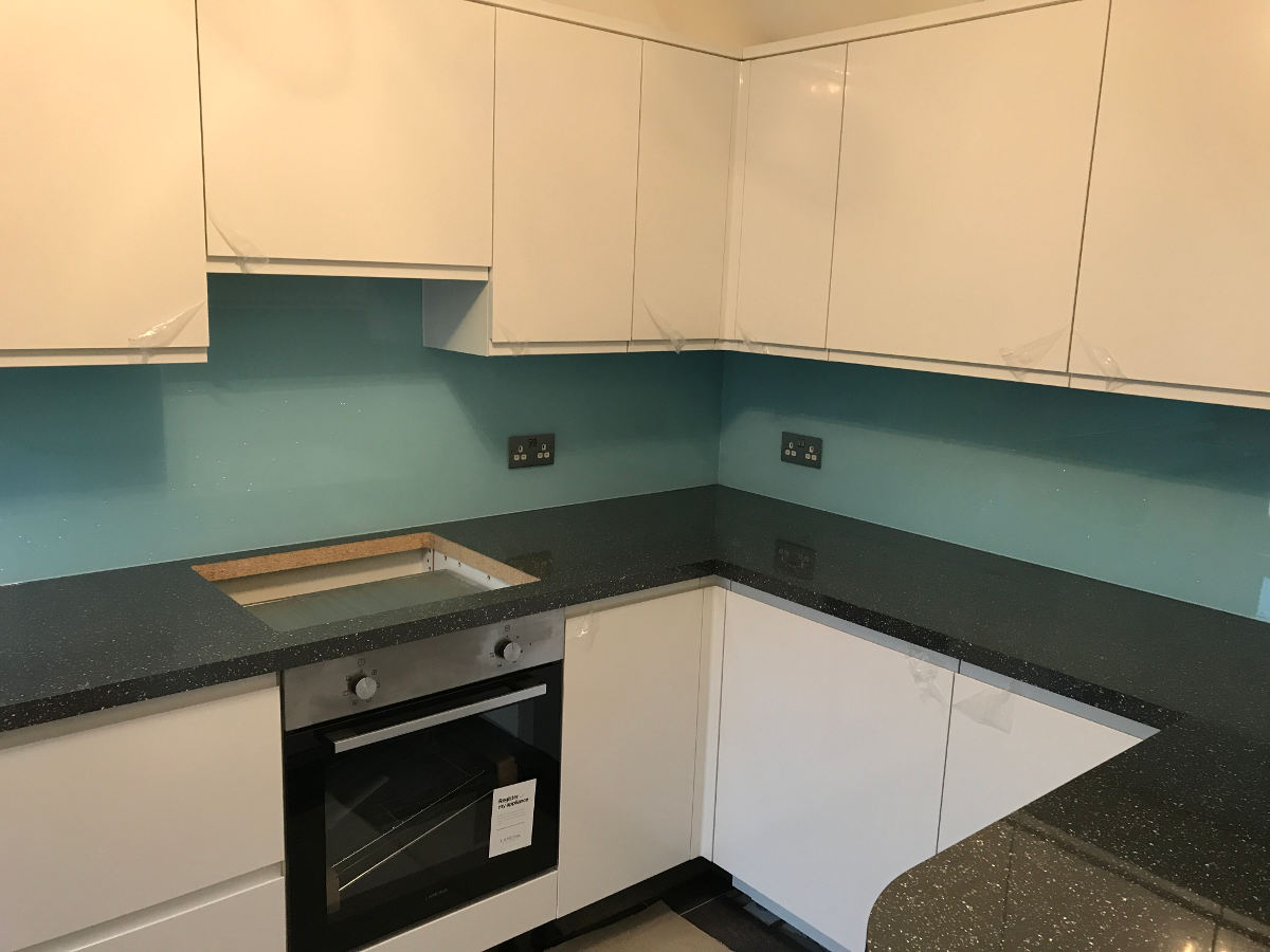 Sparkle finish bathroom splashback