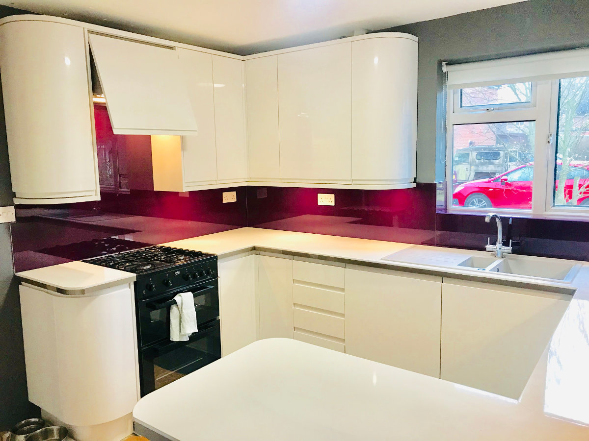 Coloured glass splashback made by Brooklands Glass Centre